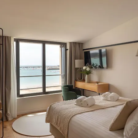 De La Otel 4*
