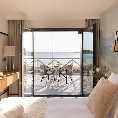 De La Otel Erquy